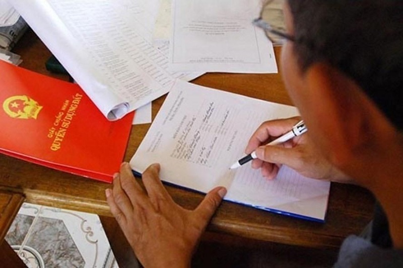 Dịch vụ đính chính diện tích trên sổ đỏ là gì?